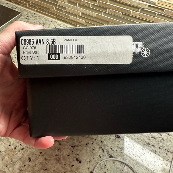 Gorgeous new in box Coach Kellie leather sandals - size 8.5 - Picture 15 of 15